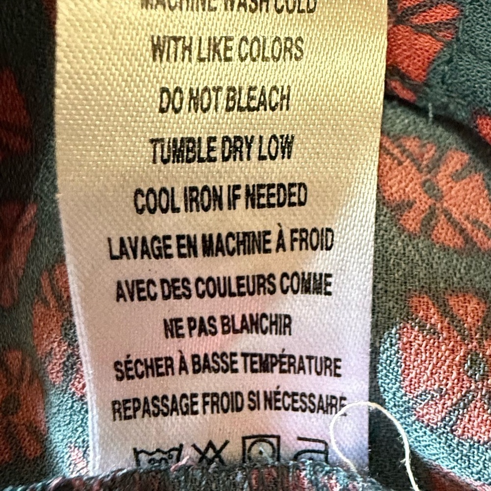 Floral Blue and Pink Women's Top size XL - Picture 10 of 12